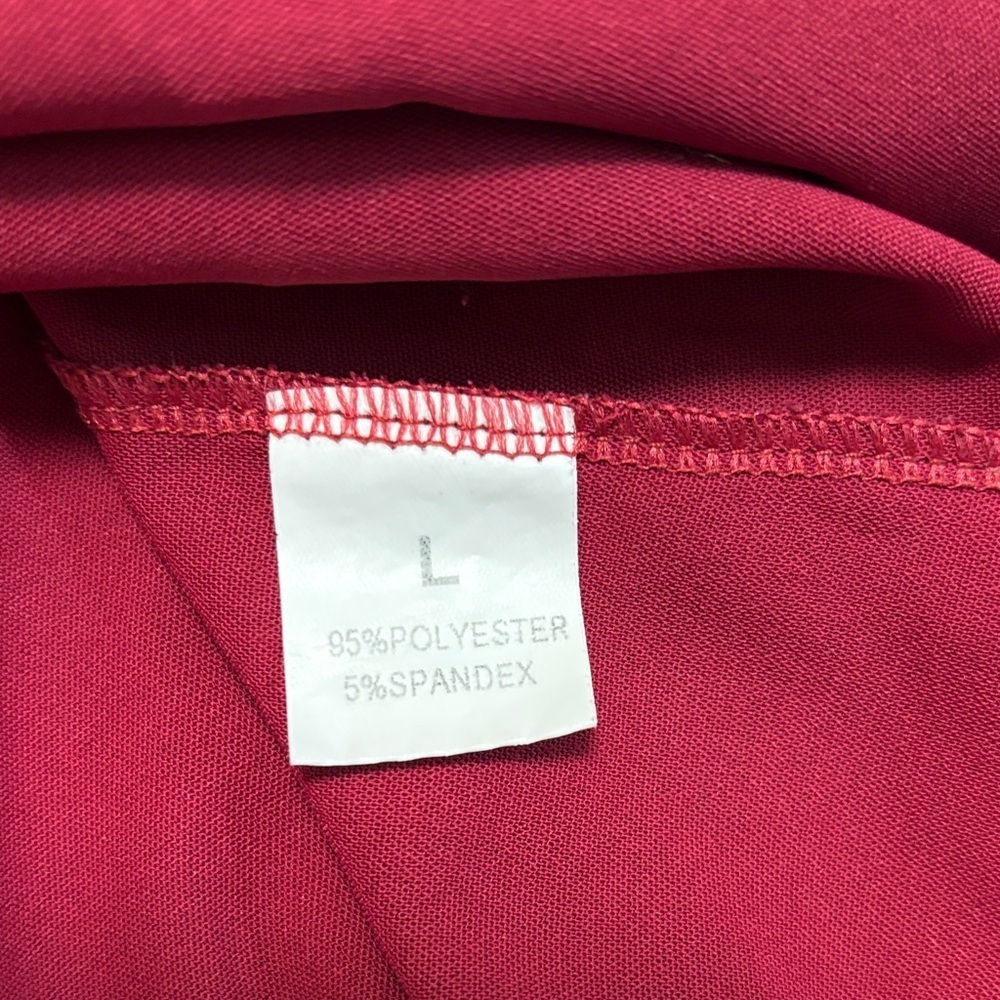 Chic Lace-Trimmed Burgundy Blouse - Picture 3 of 3